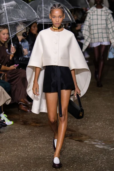 Look 1